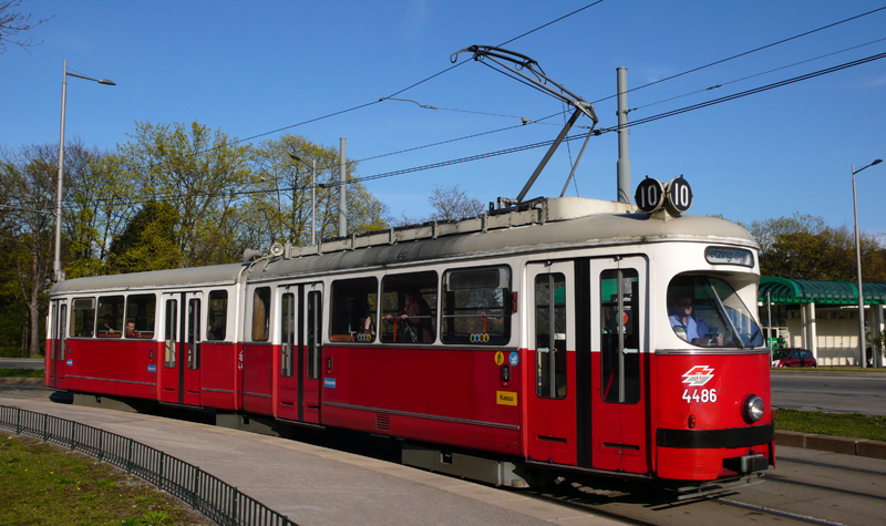 10 4486