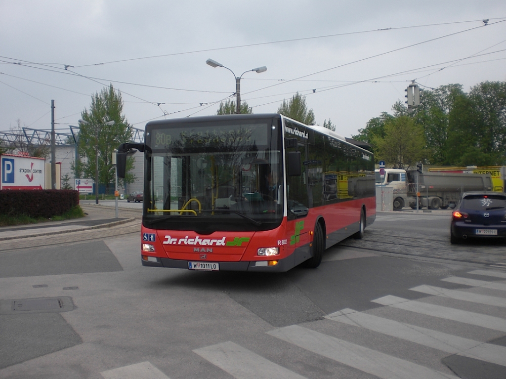 R 8832
