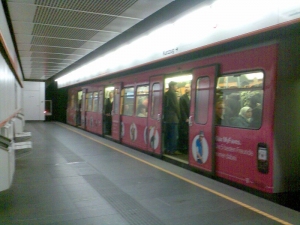 T...Mobile Vollwerbungs U-Bahn