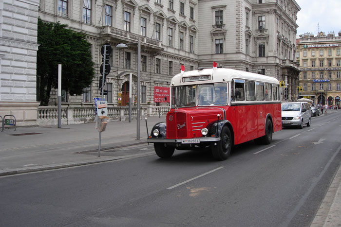 Type OGW-120 am Schwarzenbergplatz 3