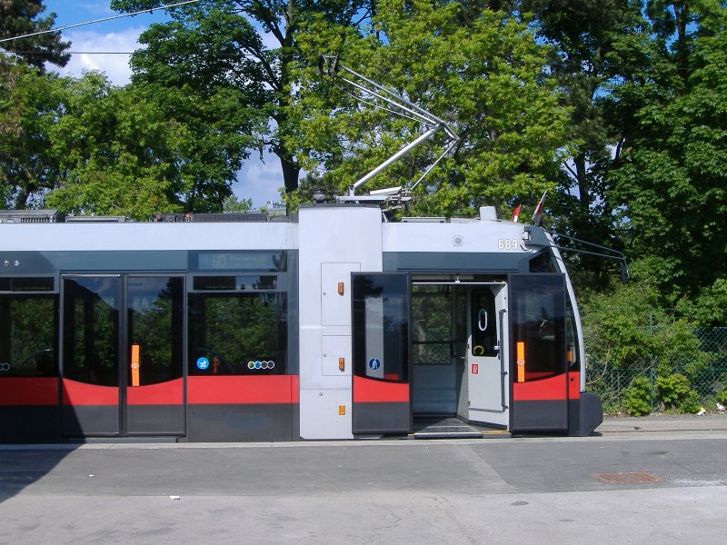 ULF 689 auf linie 60