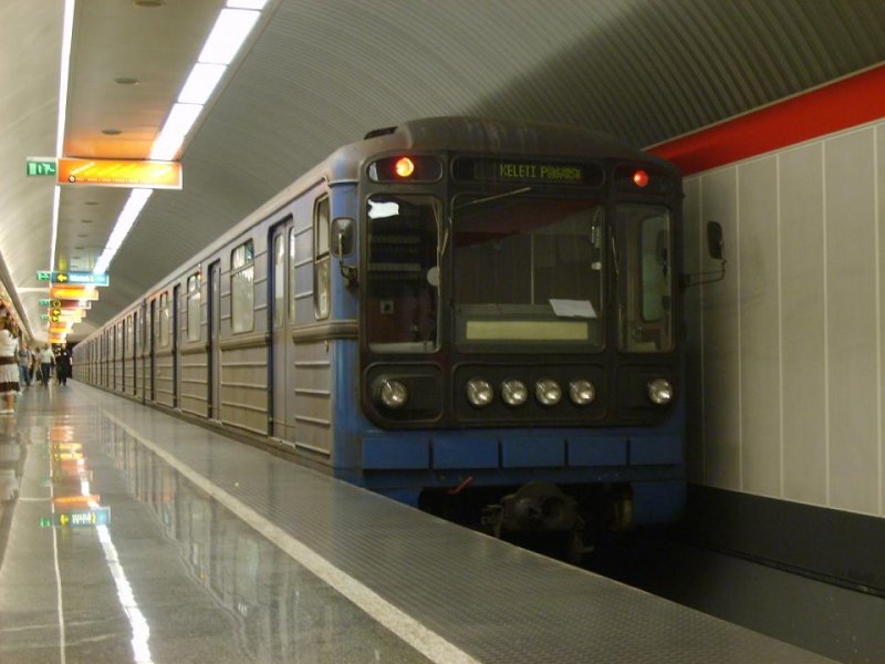 Typ 81-7172M in Budapest, Linie M2. Keleti pályaudvar ( Ostbahnhof) Station