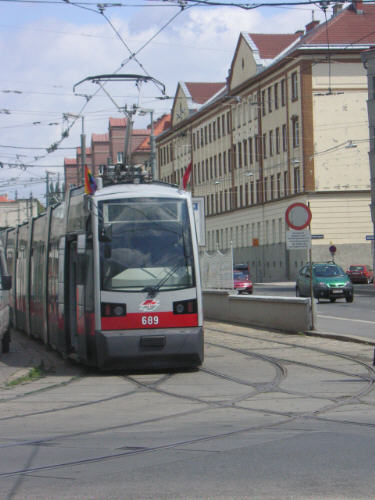 689 (1)