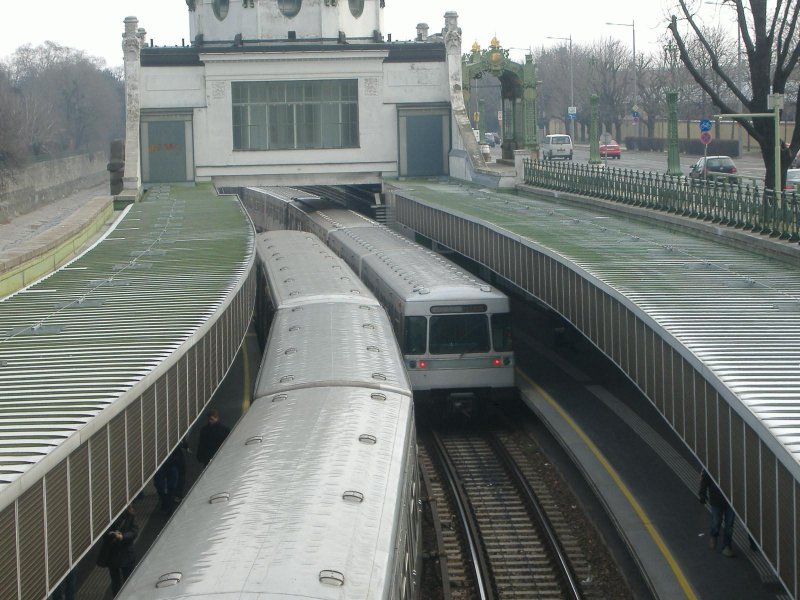 U4