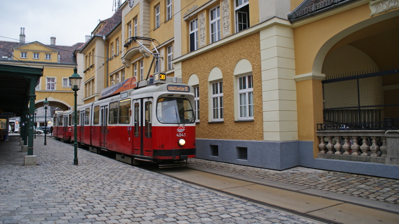 2009/03/04 - E2 4041 + c5 1441 auf der Linie 38, Schleife Grinzing