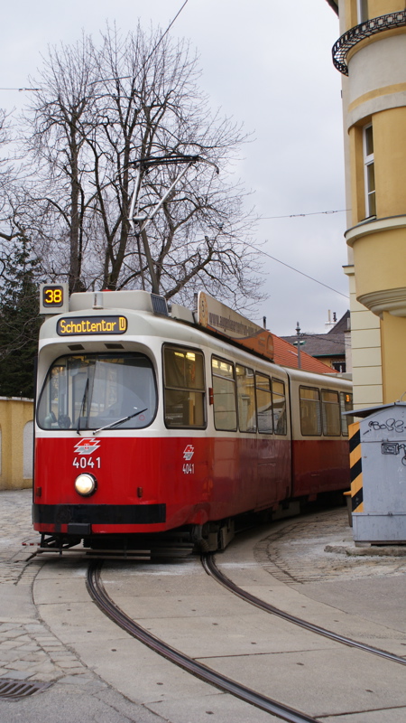 2009/03/04 - E2 4041 + c5 1441 auf der Linie 38, Schleife Grinzing