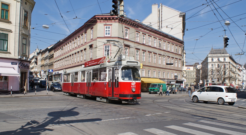 2009/03/28 - 4011 auf Linie 40 mit defekten Linienwürfeln