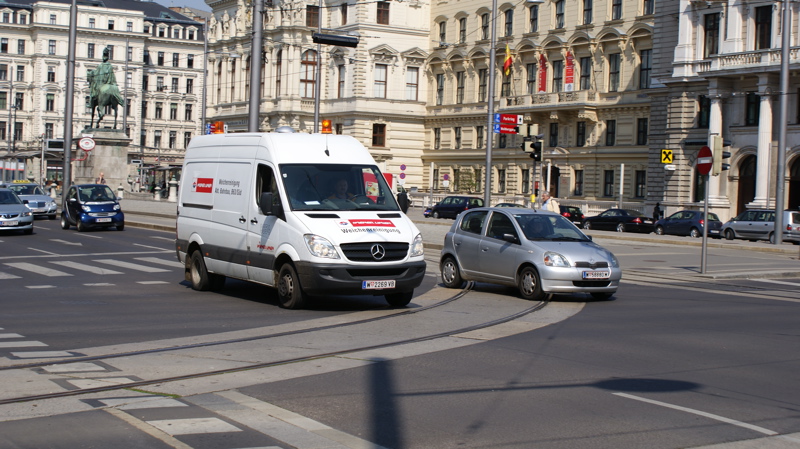 2009/04/08 | 9854 (Weichenreinigung) am Schwarzenbergplatz