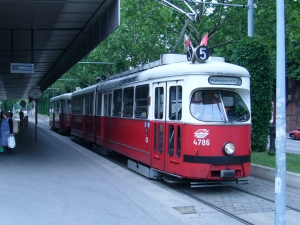 E1 4786 + c4 1310 Linie 5, Westbahnhof - 2009 0512 !