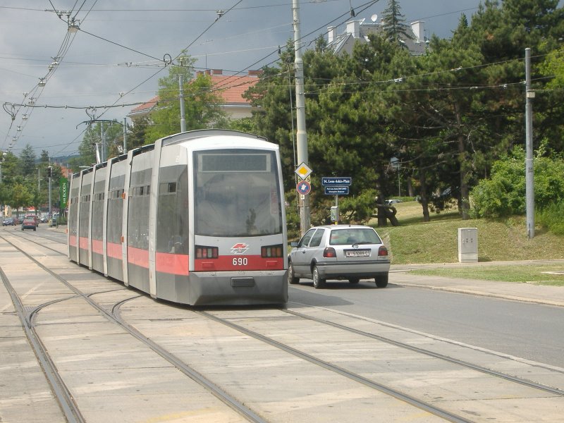 ULF 690 auf linie 49