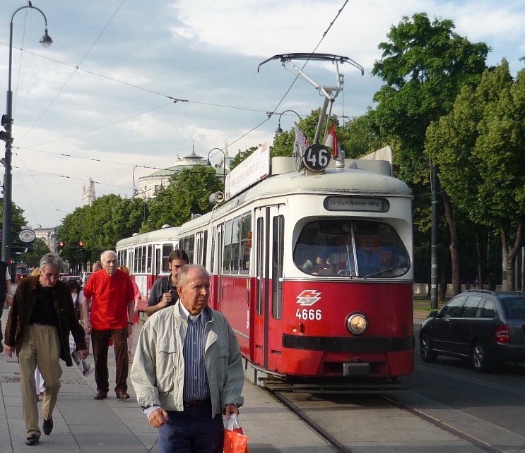 4666+1118_46_Parlament_09062009