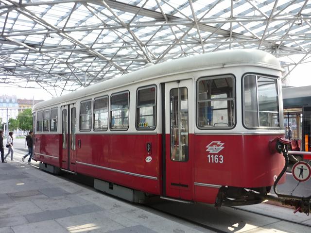 4732+1163_Praterstern_12062009
