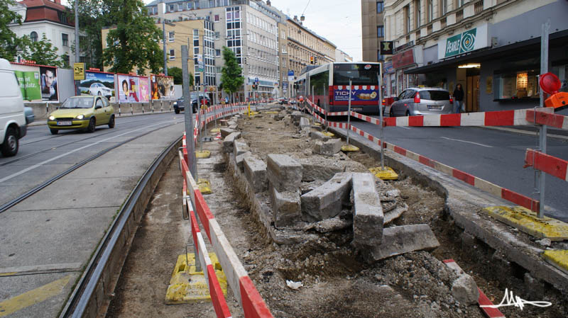 2009/06/26 | 38 (Hardtgasse FR Grinzing) | Bauarbeiten am Haltestellenkap 5