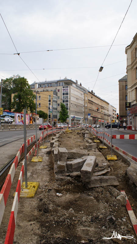 2009/06/26 | 38 (Hardtgasse FR Grinzing) | Bauarbeiten am Haltestellenkap 6