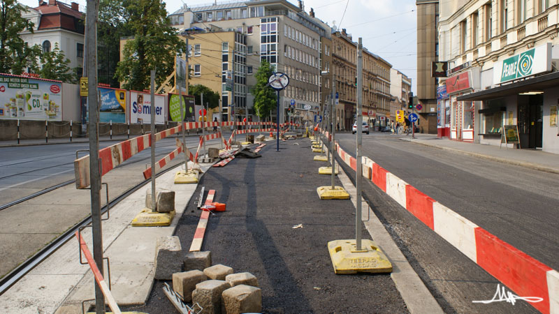 2009/07/15 | 38 (Hardtgasse FR Grinzing) | Bauarbeiten am Haltestellenkap 3