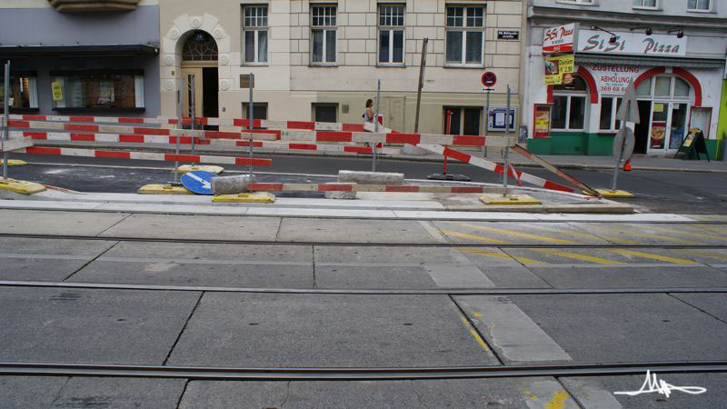 2009/07/20 | 38 (Hardtgasse FR Grinzing) | Bauarbeiten am Haltestellenkap 2