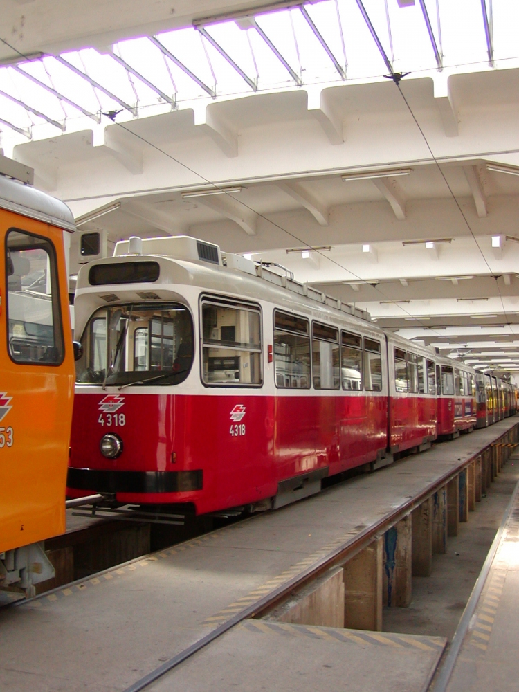 E2 4318