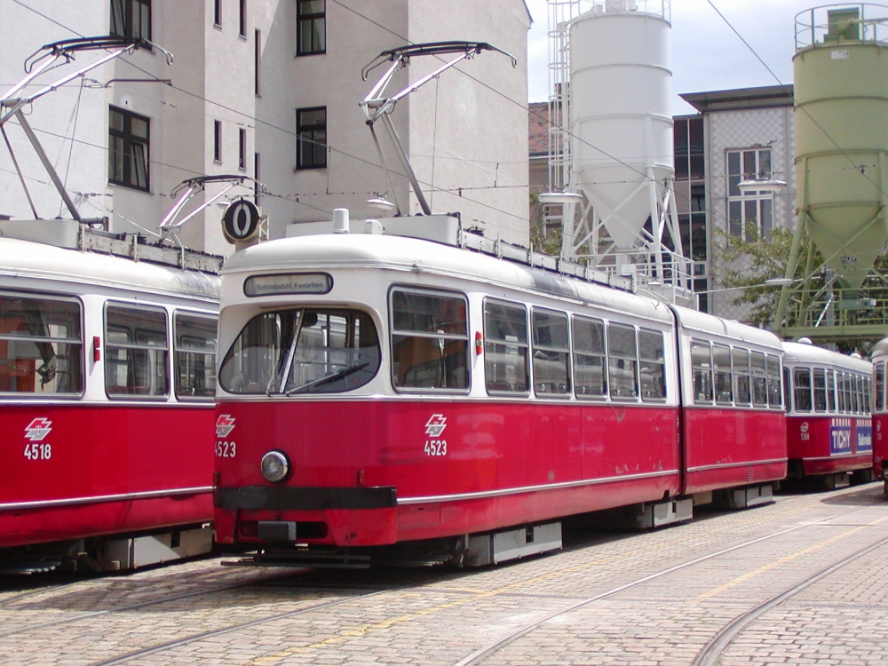 E1 4523