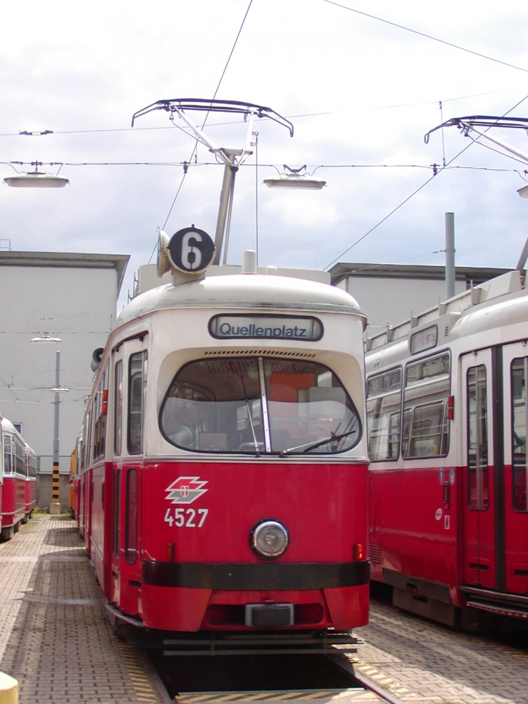E1 4527