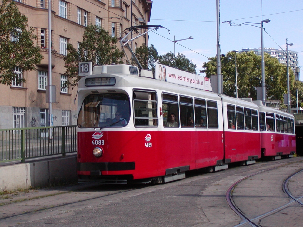 E2 4089