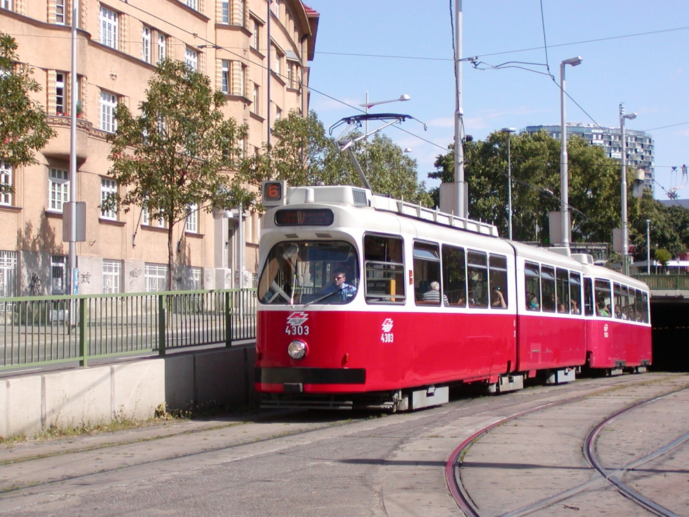 E2 4303