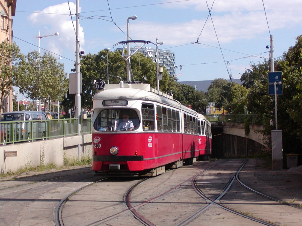 E1 4500
