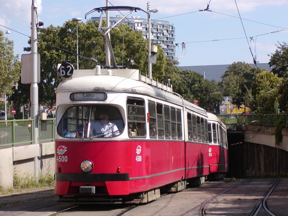 E1 4500