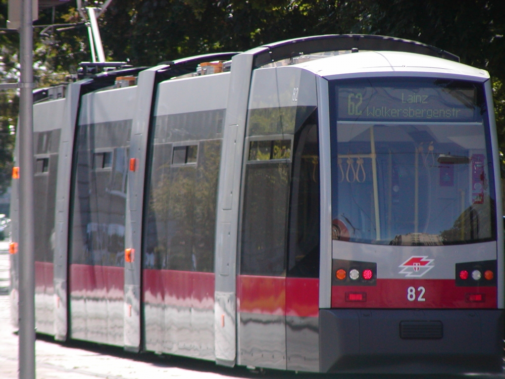 ULF A1 82