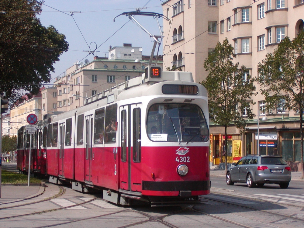 E2 4302