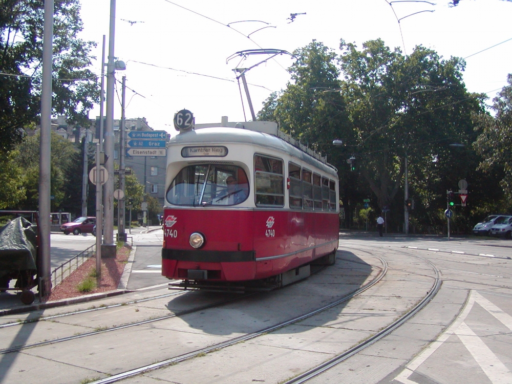 E1 4740