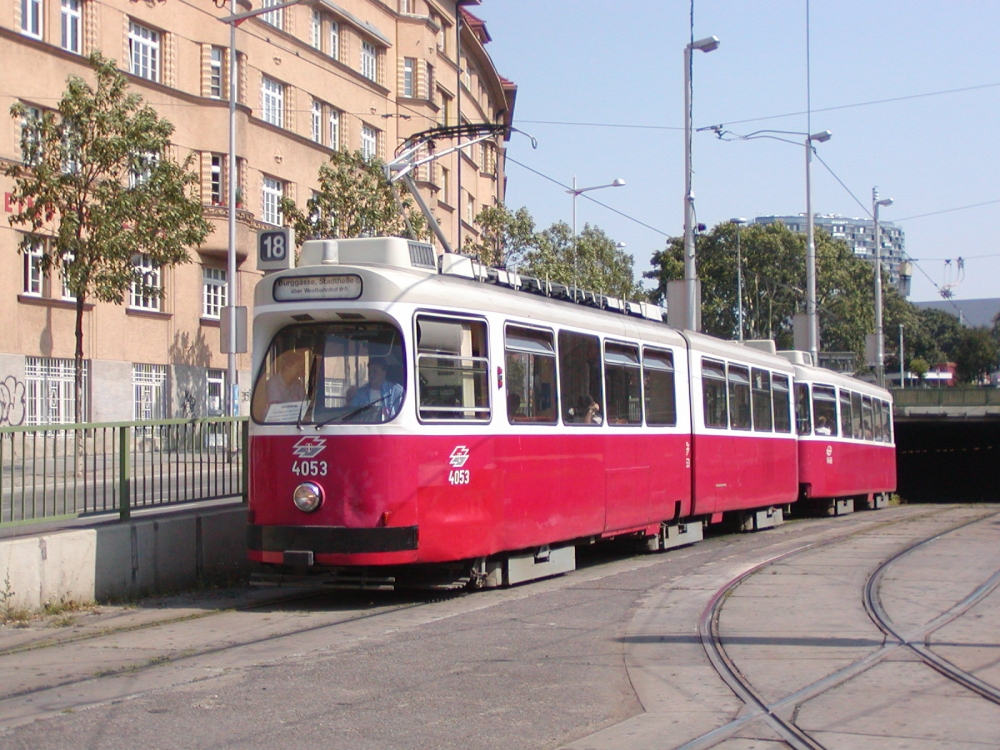 E2 4053