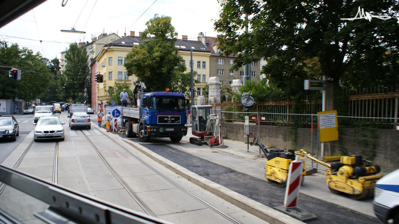 2009/08/13 | Barawitzkagasse (37 FR Schottentor) | Errichtung einer befahrbaren Haltestelleninsel 1