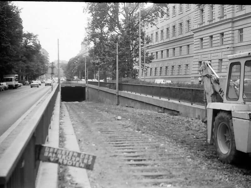 Einfahrt USTRAB Landesgericht