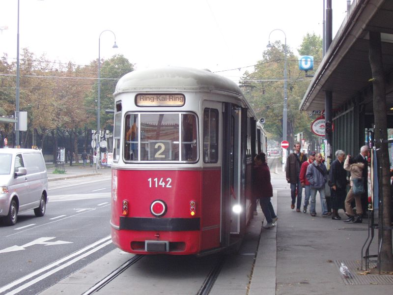 c3 1142 (+ E1 4844) auf Linie 2