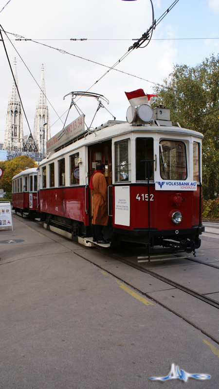 2009/10/30 | Schottentor | M1 4152 + m3 5400 | Sonderfahrt zu Werbezwecken der Volksbank AG