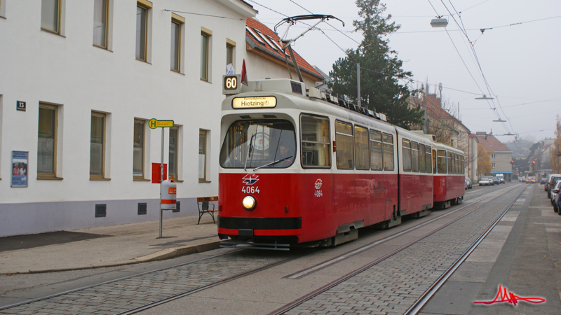 2009/11/17 | 60 (Kaiser-Franz-Joseph-Straße) | 4064 + 1464 mit neuem WL-Emblem