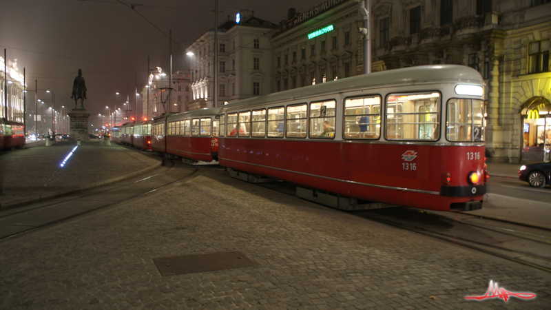 2009/11/21 | 2 (Schwarzenbergplatz-Karlsplatz) | Ablenkung zum Karlsplatz 01