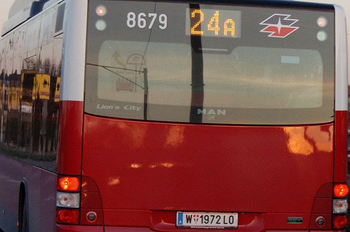8679 mit "neuem" Logo