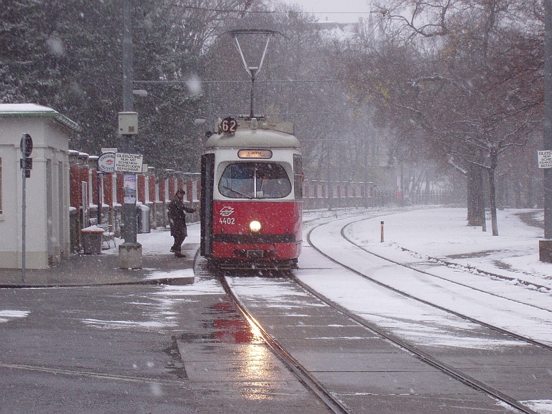 E 4402 auf Linie 62