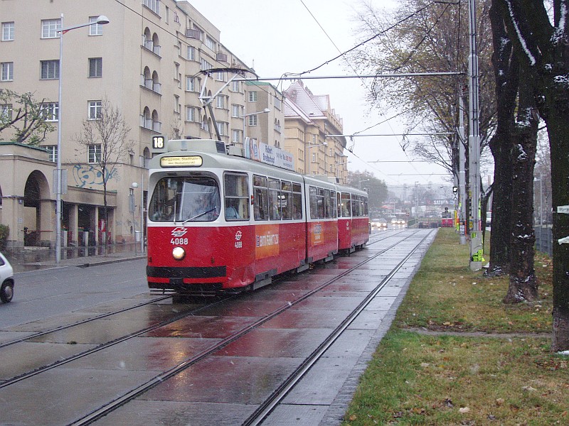 E2 4088 + c5 1488 auf Linie 18