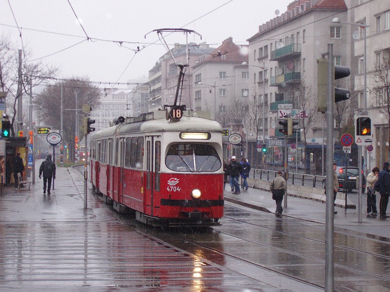 E1 4704 + c3 1212 auf Linie 18