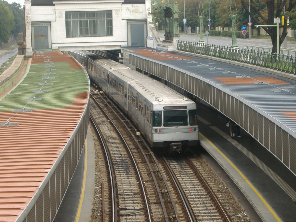 U4