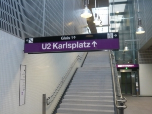 U2 Karlsplatz Schild