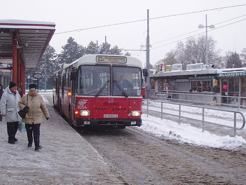 GU240 8054 auf Linie 23A