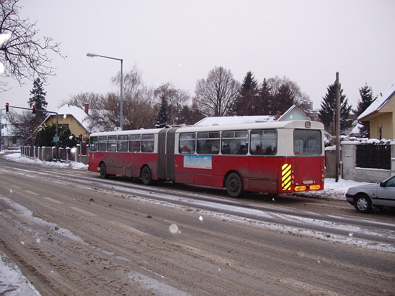 GU240 8057 auf Linie 23A