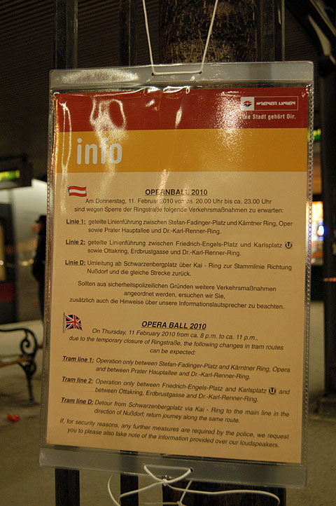 Info-Aushang zum Opernball 2010