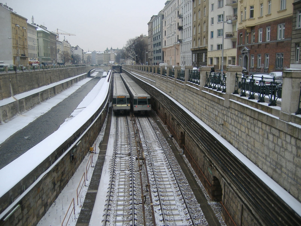 U4