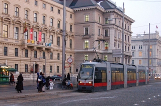 1er-Umleitung über Schwarzenbergplatz - Bild 01