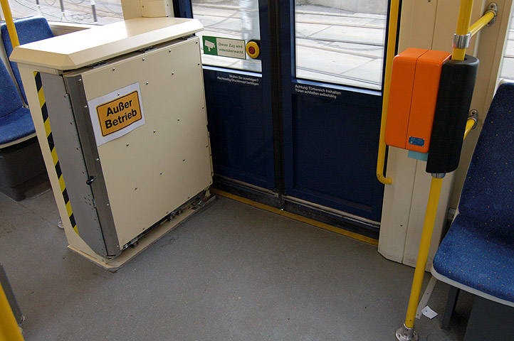 Neue Rollstuhllifte im TW 407 - Bild 05