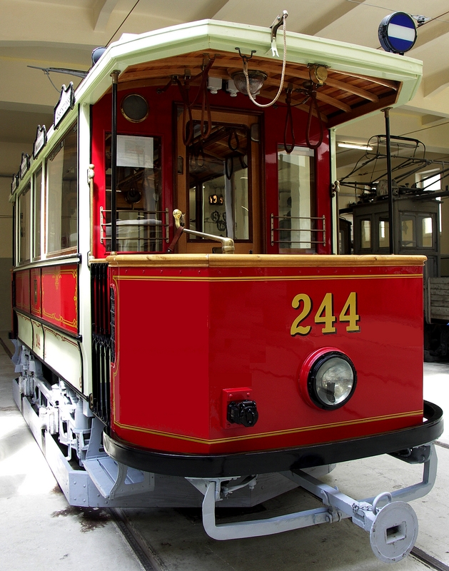 D - 244 - 002